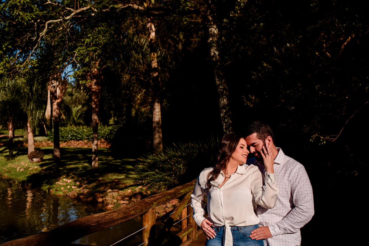 ensaio pré casamento externo casal foto bruna e welison lago das palmeiras