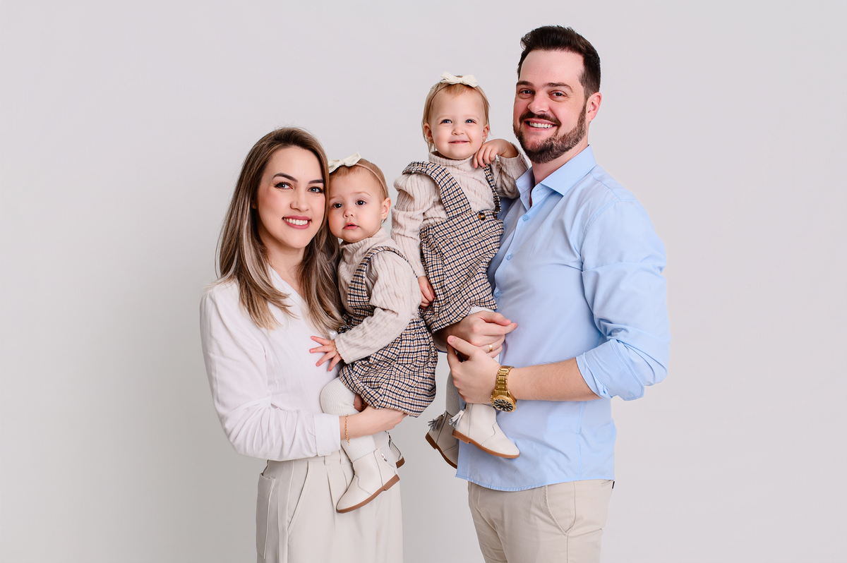 ensaio familia estudio bruna e welison atemporal clean minimal nao me toque tapera espumoso