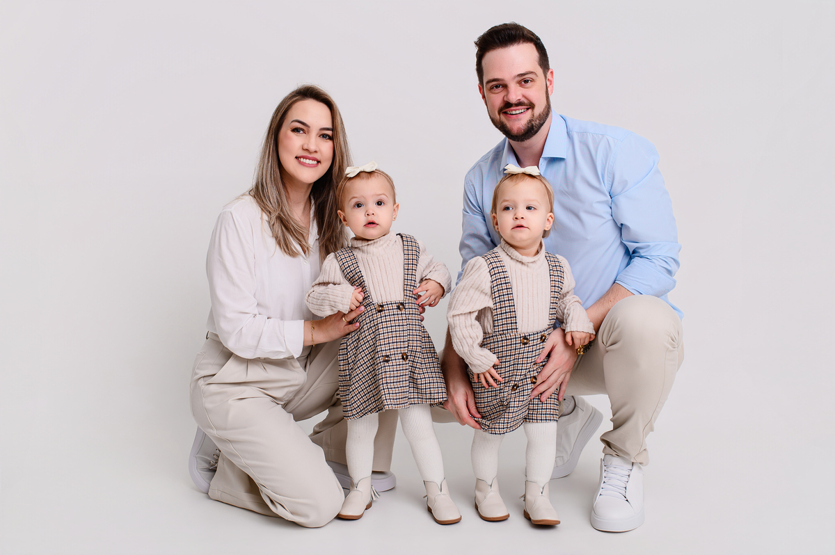 ensaio familia estudio bruna e welison atemporal clean minimal nao me toque tapera espumoso