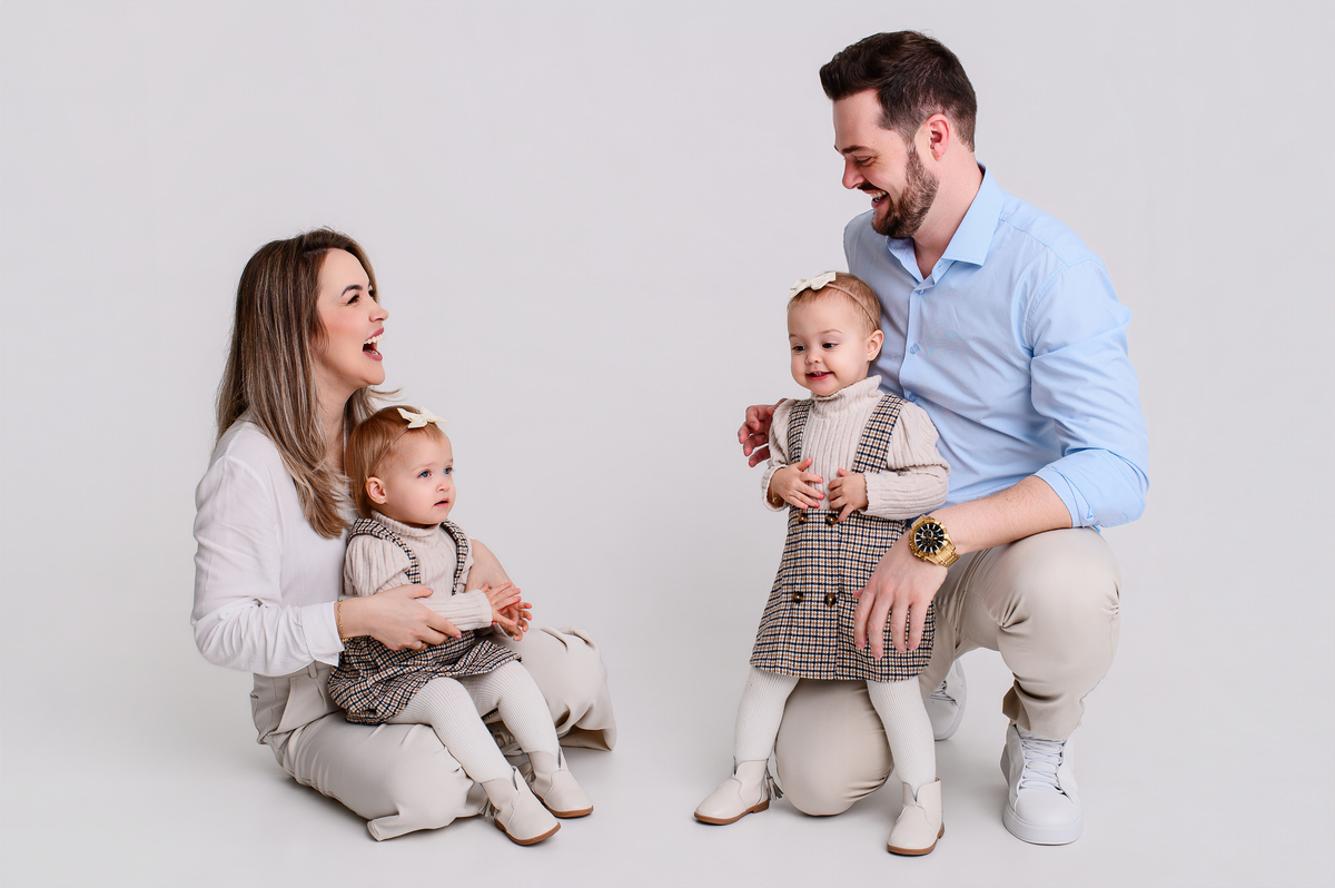 ensaio familia estudio bruna e welison atemporal clean minimal nao me toque tapera espumoso