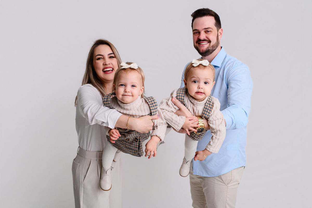 ensaio familia estudio bruna e welison atemporal clean minimal nao me toque tapera espumoso