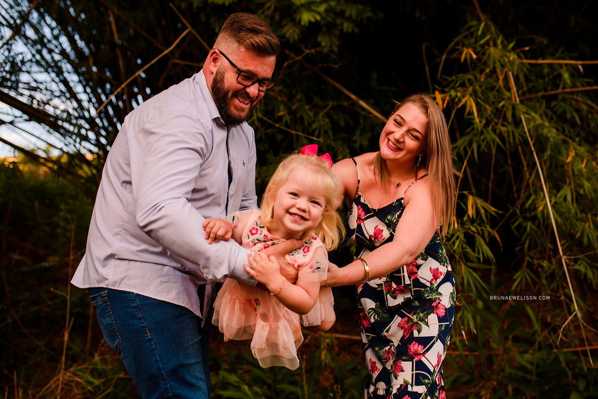 ensaio familia criança infantil bruna e welison foto externa fotografo book externo natureza 