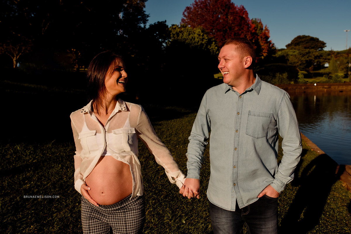 ensaio-gestante-fotografia-nao-me-toque-lagoa-dos-tres-cantos-foto-fotografo-bruna-e-welison-tapera-victor-graeff