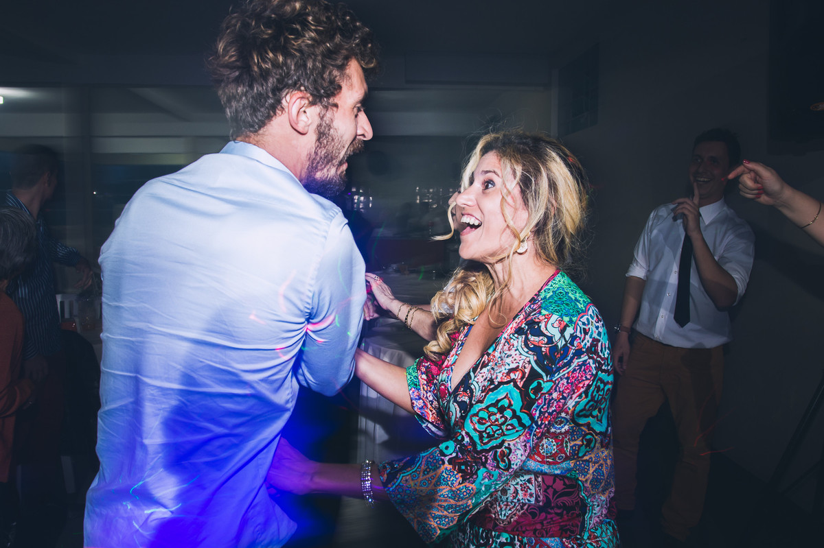 Momentos espontâneos na festa de casamento