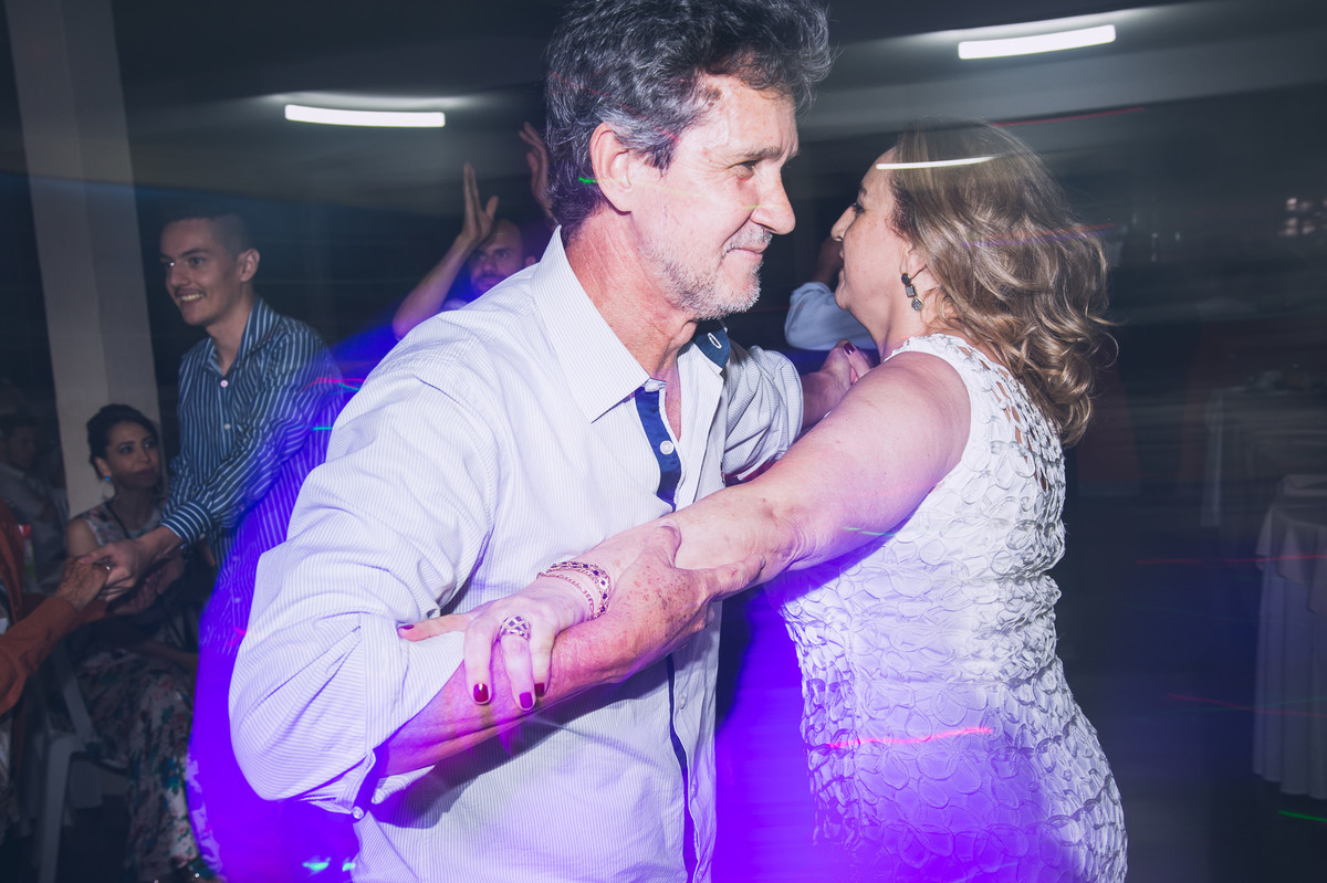 Momentos espontâneos na festa de casamento