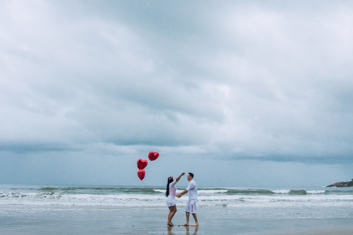 Ensaio pré-casamento na praia