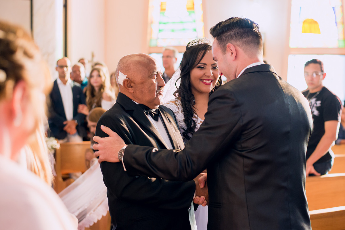 Fotografia espontânea na entrada da noiva na paróquia sagrado coração de jesus, Jundiaí, São Paulo