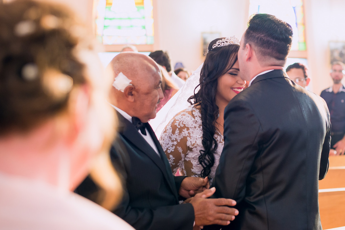Fotografia espontânea na entrada da noiva na paróquia sagrado coração de jesus, Jundiaí, São Paulo