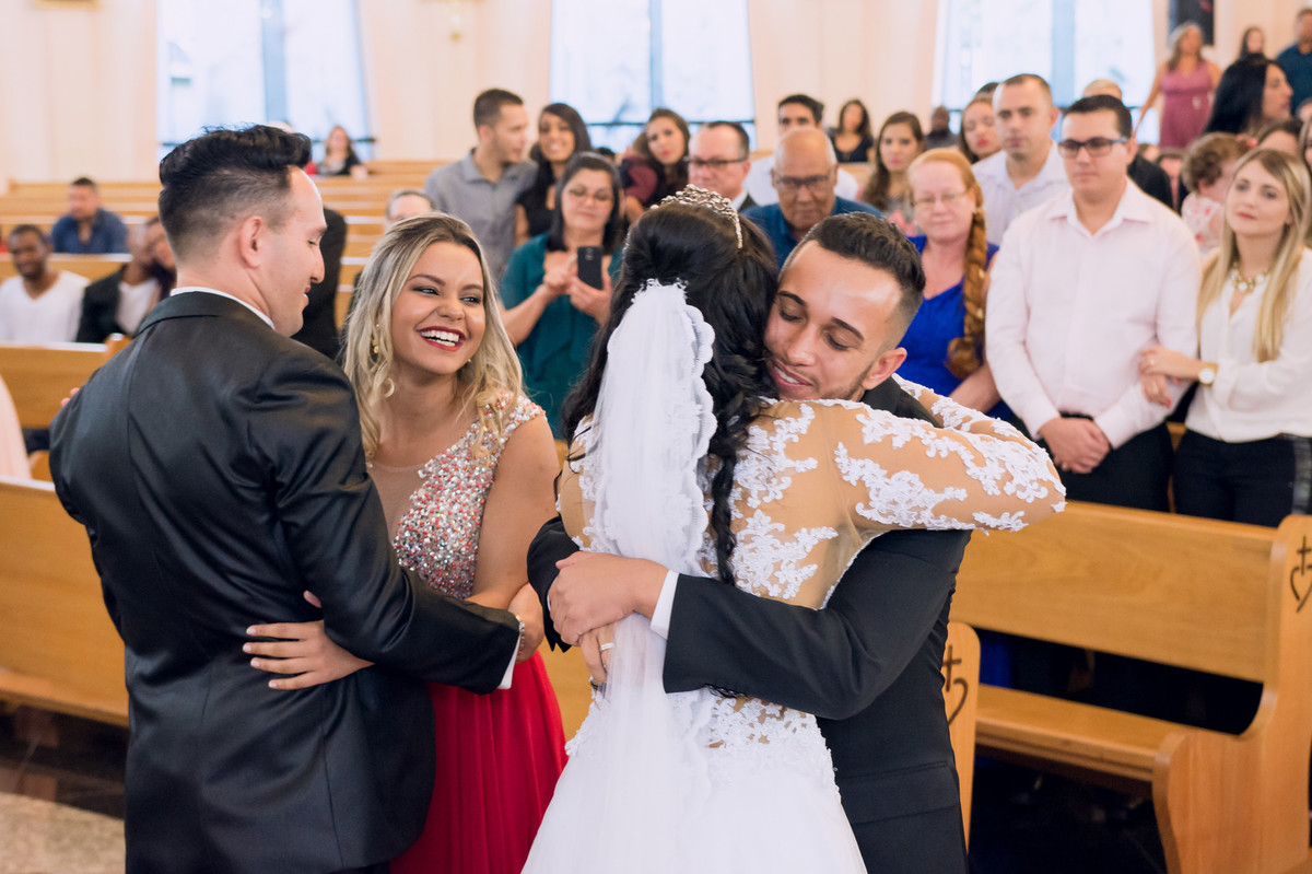 Fotografia espontânea durante celebração de casamento na paróquia sagrado coração de jesus, Jundiaí, São Paulo