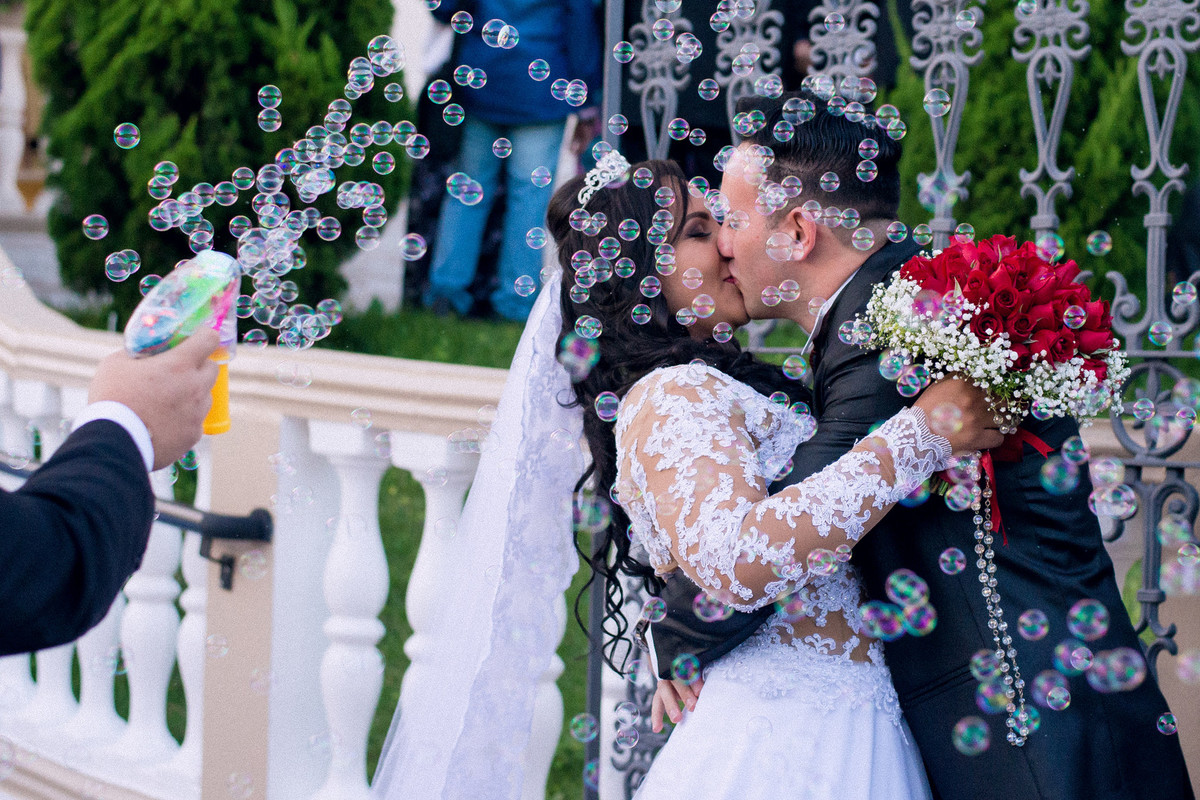 Fotografia espontânea na saída da igreja sagrado coração de jesus, Jundiaí, São Paulo