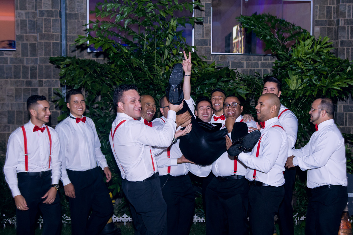 Fotografia espontânea na parte externa do espaço Mallavazi Festas e Buffet, Jundiaí, São Paulo