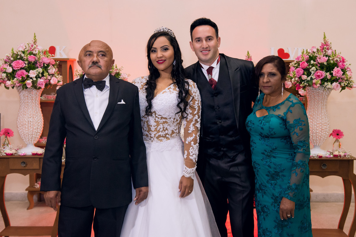 Fotografia tradicional na mesa do bolo no espaço Mallavazi Festas e Buffet, Jundiaí, São Paulo
