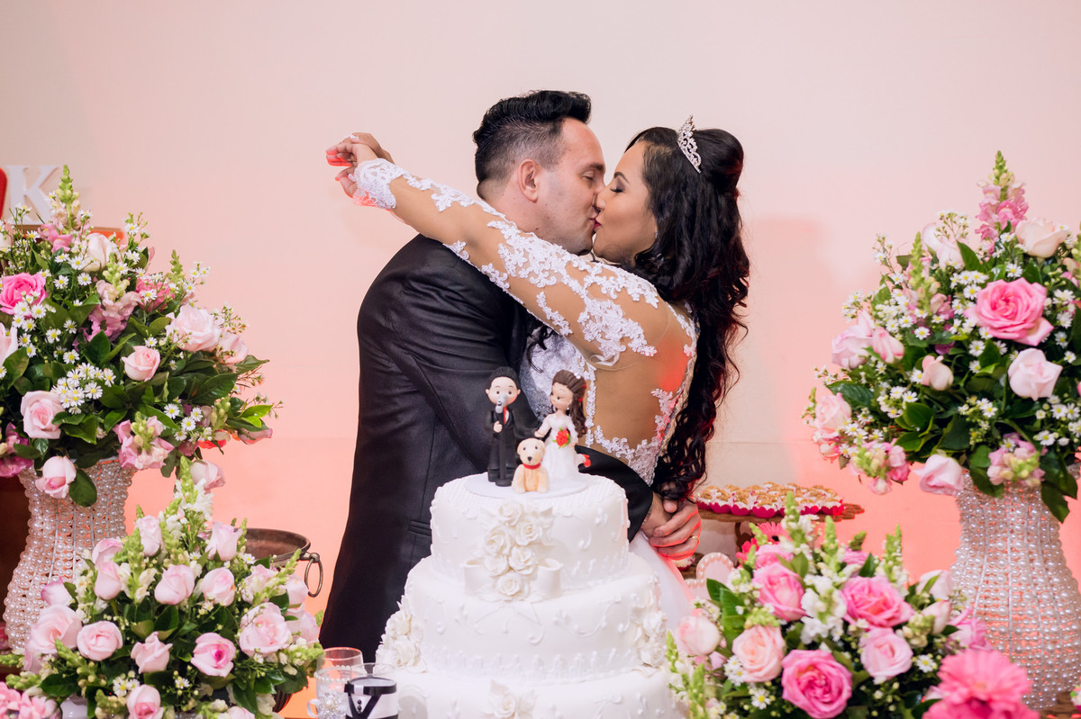 Fotografia tradicional na mesa do bolo no espaço Mallavazi Festas e Buffet, Jundiaí, São Paulo