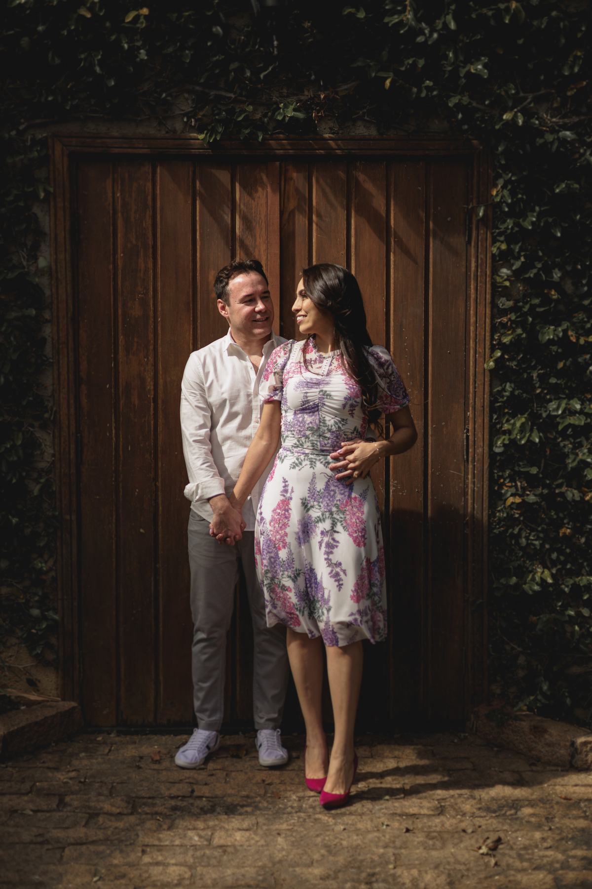 Ensaio fotográfico de pré casamento realizando na Fazenda Portal Girassol na cidade de Joaquim Egidio, interior de São Paulo . Ensaio fotografico no campo, ao ar livre. Fotos de casamento, ensaio de casal, pre-wedding, sessão de fotos no campo, interior.