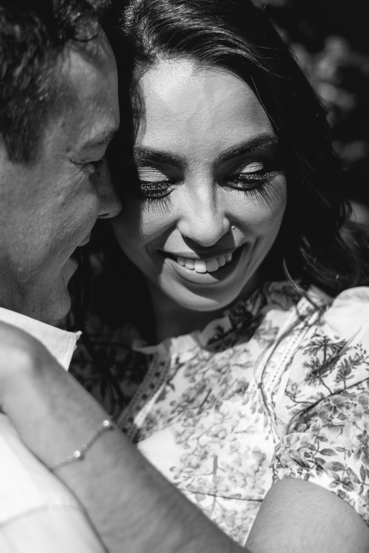 Ensaio fotográfico de pré casamento realizando na Fazenda Portal Girassol na cidade de Joaquim Egidio, interior de São Paulo . Ensaio fotografico no campo, ao ar livre. Fotos de casamento, ensaio de casal, pre-wedding, sessão de fotos no campo, interior.