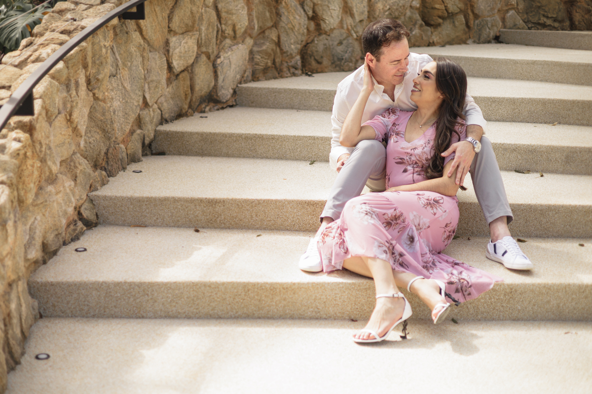 Ensaio fotográfico de pré casamento realizando na Fazenda Portal Girassol na cidade de Joaquim Egidio, interior de São Paulo . Ensaio fotografico no campo, ao ar livre. Fotos de casamento, ensaio de casal, pre-wedding, sessão de fotos no campo, interior.