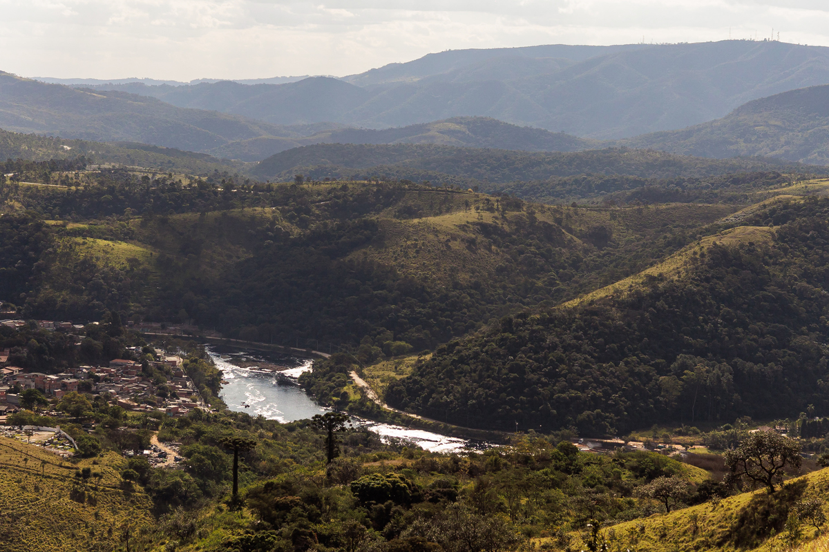 Fotografo de casamento em Jundiai, ensaio pré-wedding, pré-casamento, no morro do capuava.  Fotografo de casamento interior de são paulo, ensaio ao ar livre, ensaio montanhas, ensaio com por do sol, golden hour.