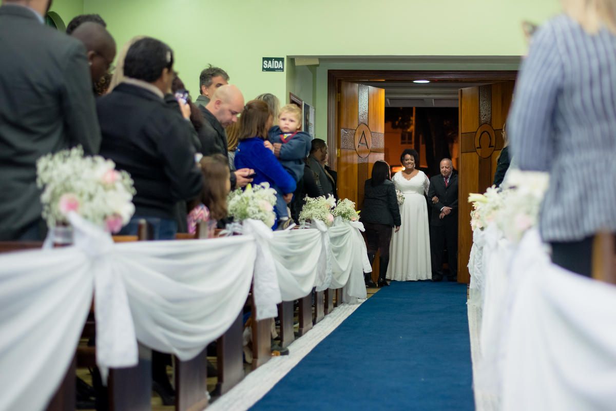 Fotografa de casamento espontânea, entrada da noiva