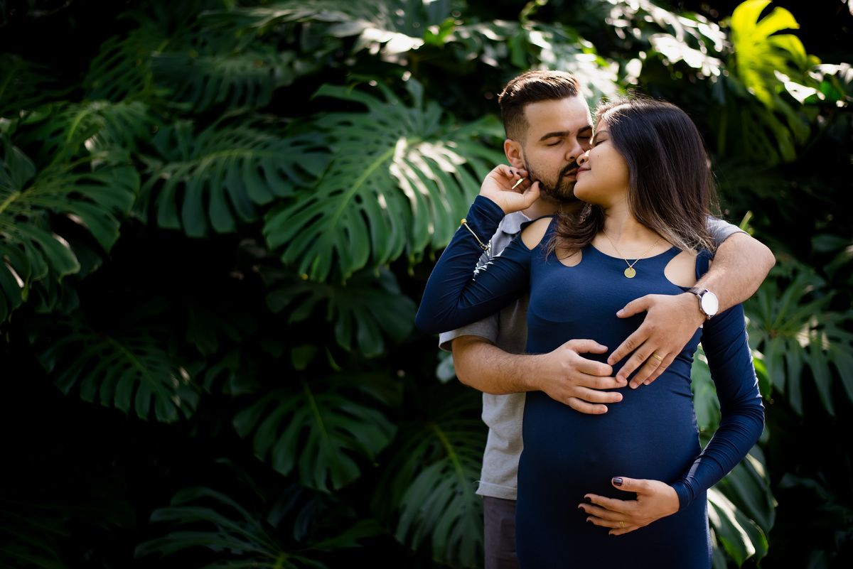 Ensaio Fotográfico de Gestante realizado em parque, Jardim botânico de Jundiaí