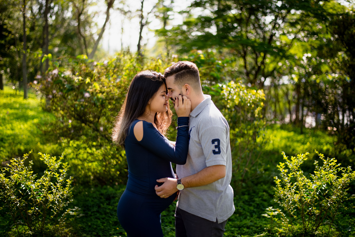 Ensaio Fotográfico de Gestante realizado em parque, Jardim botânico de Jundiaí