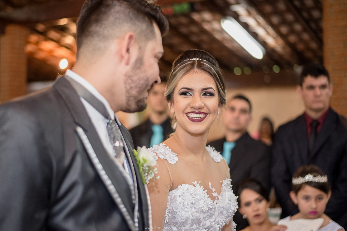 Momentos espontâneos durante o casamento realizado de dia na chácara vivenda centenário em jundiaí