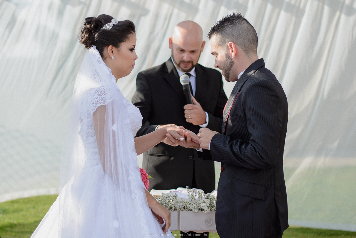 CERIMÔNIA DE CASAMENTO AO AR LIVRE, FOTOGRAFIA ESPONTÂNEA DE CASAMENTO, CASAMENTO NA CHÁCARA JUNDIAÍ, CASAMENTO DE DIA, FOTÓGRAFO DE CASAMENTO EM JUNDIAÍ