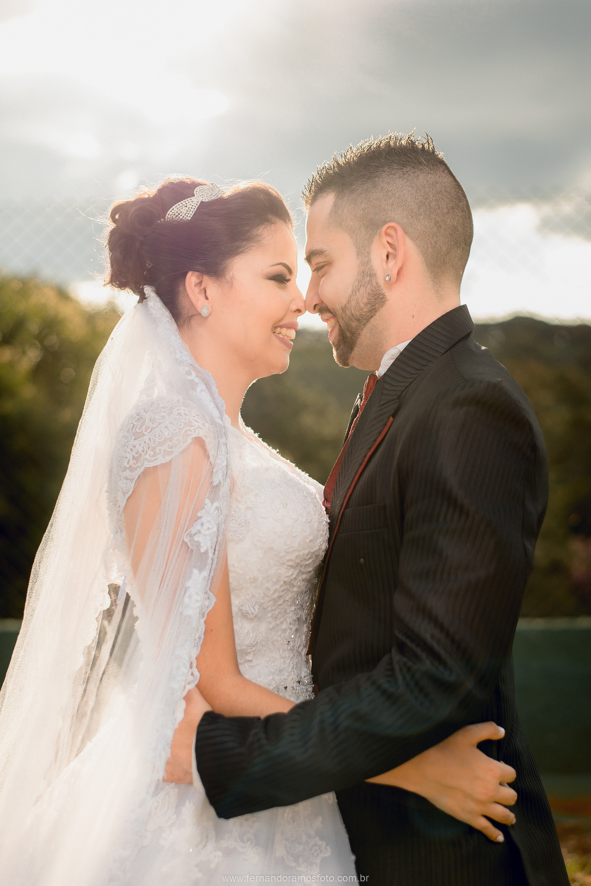 ENSAIO PÓS-CASAMENTO, FOTOGRAFIAS ESPONTÂNEAS, FOTOGRAFIA CRIATIVA, CHÁCARA JUNDIAÍ, CASAMENTO AO AR LIVRE
