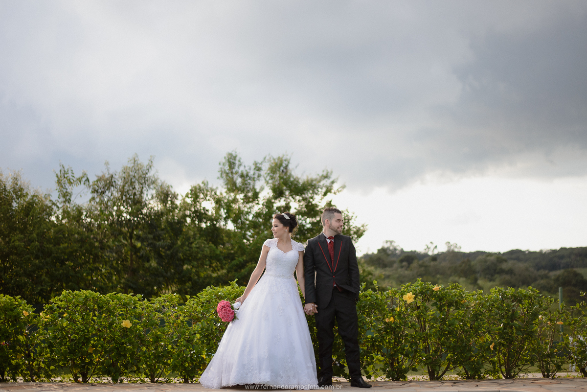 ENSAIO PÓS-CASAMENTO, FOTOGRAFIAS ESPONTÂNEAS, FOTOGRAFIA CRIATIVA, CHÁCARA JUNDIAÍ, CASAMENTO AO AR LIVRE