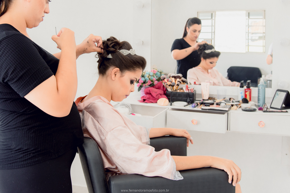 MAKING OF DA NOIVA NO SALÃO DE BELEZA CAROL FRANÇA MAKE UP EM JUNDIAÍ SÃO PAULO