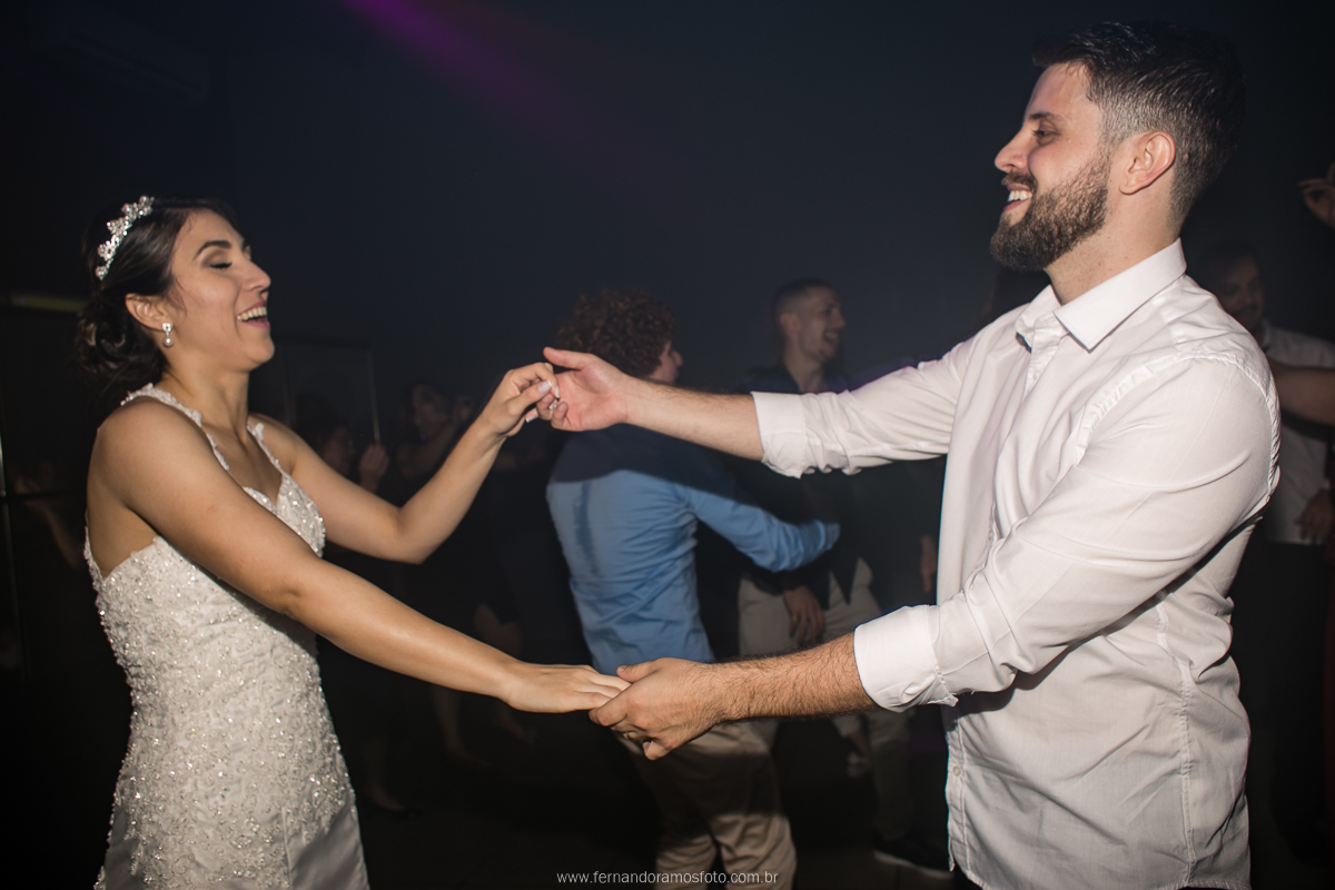 FOTOS ESPONTÂNEAS DURANTE FESTA DE CASAMENTO NO BUFFET SPAZIO MASSIMO, JUNDIAÍ  SÃO PAULO