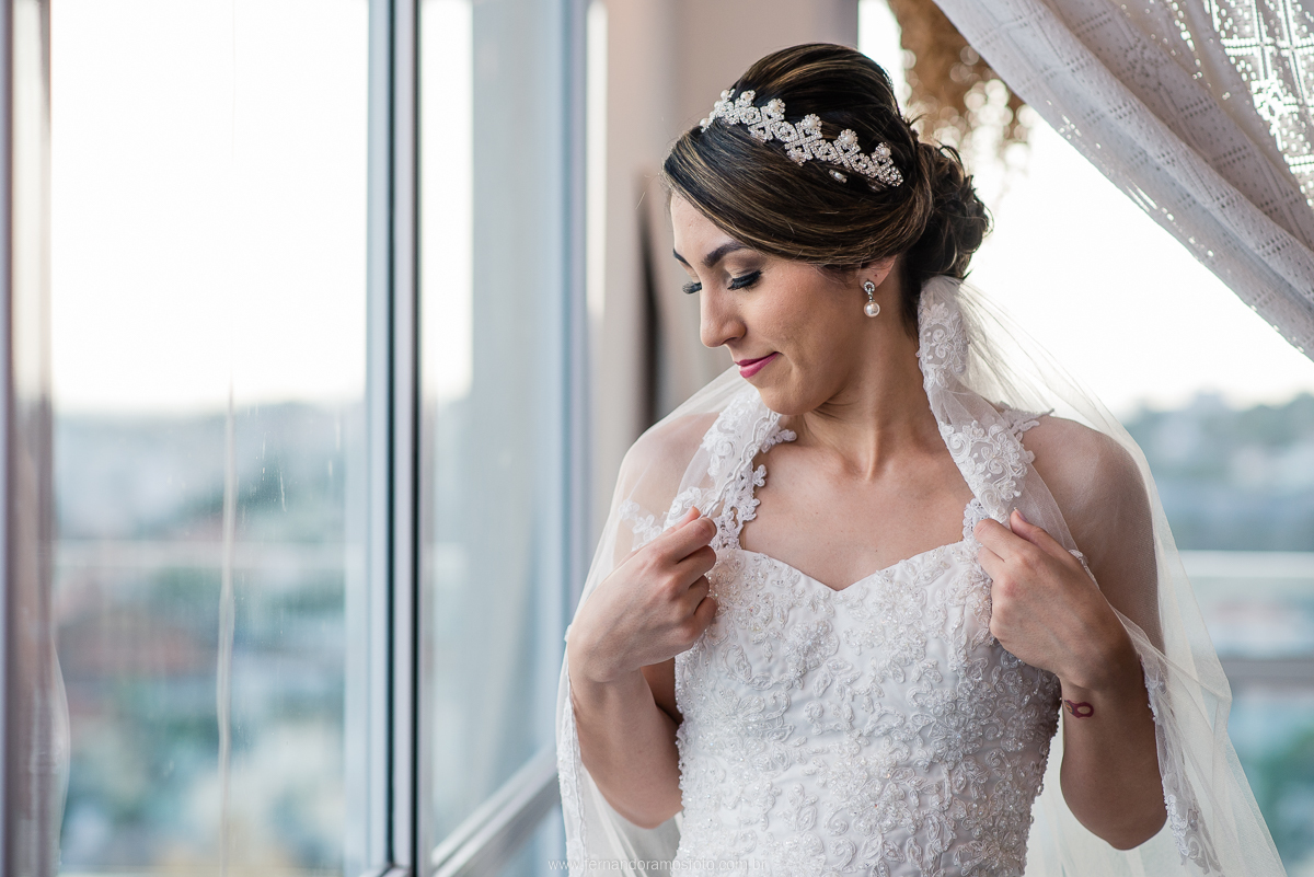 RETRATO DE NOIVA ANTES DO CASAMENTO NO SALÃO TOSH CONCEPT, VESTIDO DE NOIVA ATELIÊ SPLENDIDA,  MAXIME OFFICE TOWER JUNDIAÍ, SÃO 