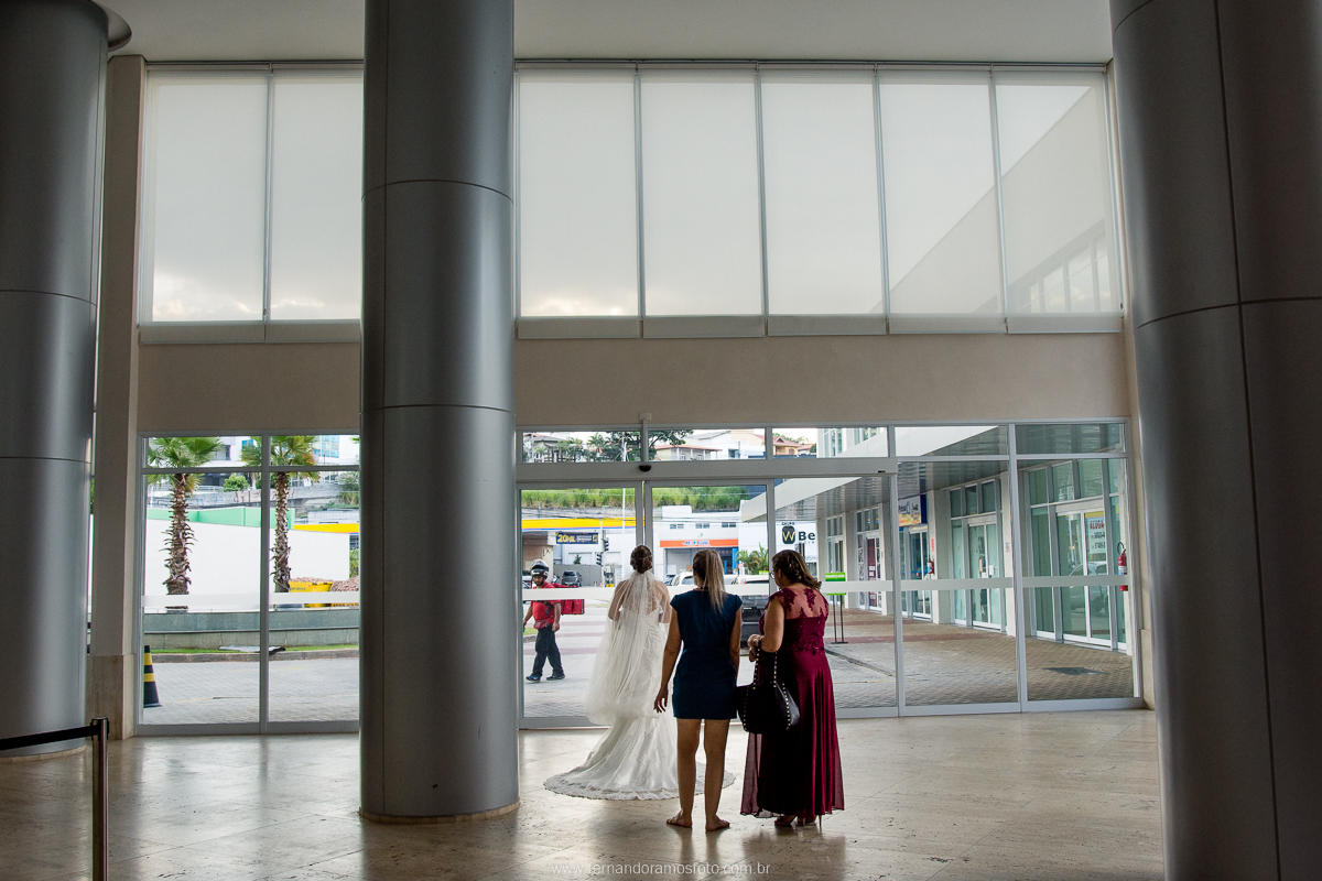 RETRATO DE NOIVA ANTES DO CASAMENTO NO SALÃO TOSH CONCEPT, VESTIDO DE NOIVA ATELIÊ SPLENDIDA,  MAXIME OFFICE TOWER JUNDIAÍ, SÃO 