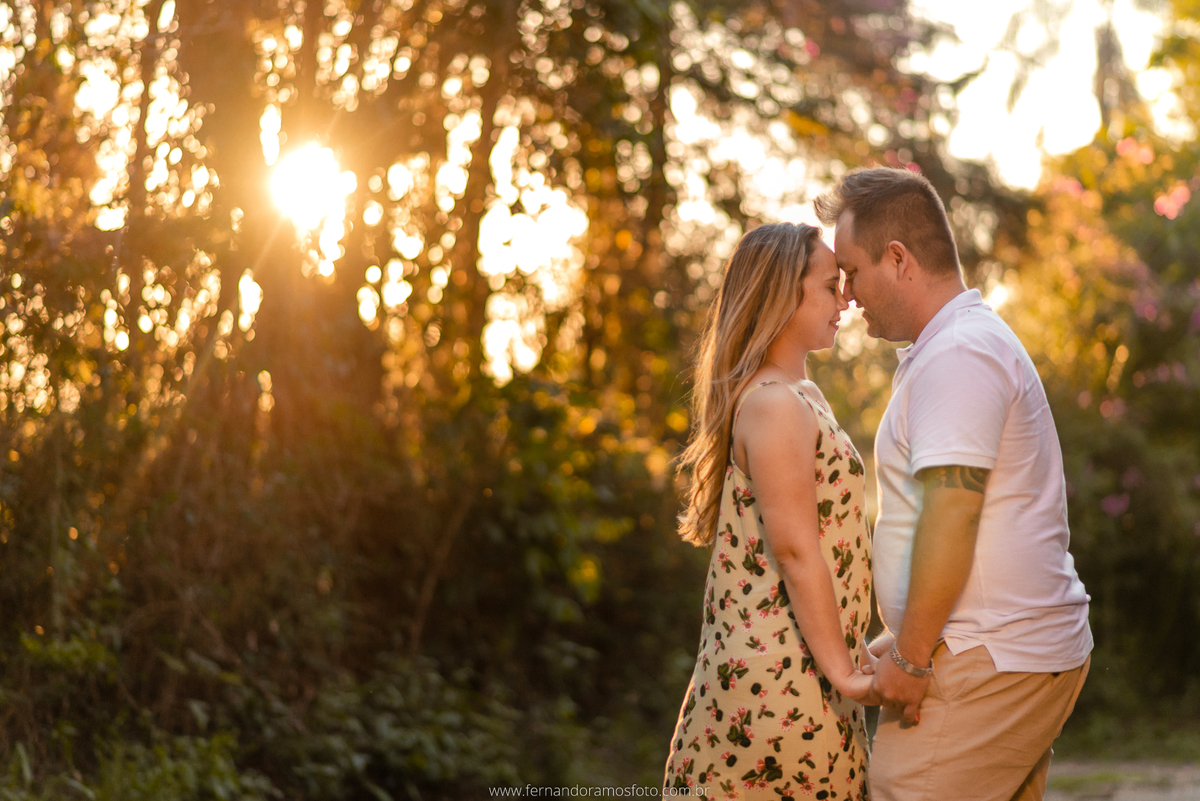 ENSAIO PRÉ-CASAMENTO NA FAZENDA GUAXINDUVA, PÔR DO SOL, CABREÚVA, SÃO PAULO