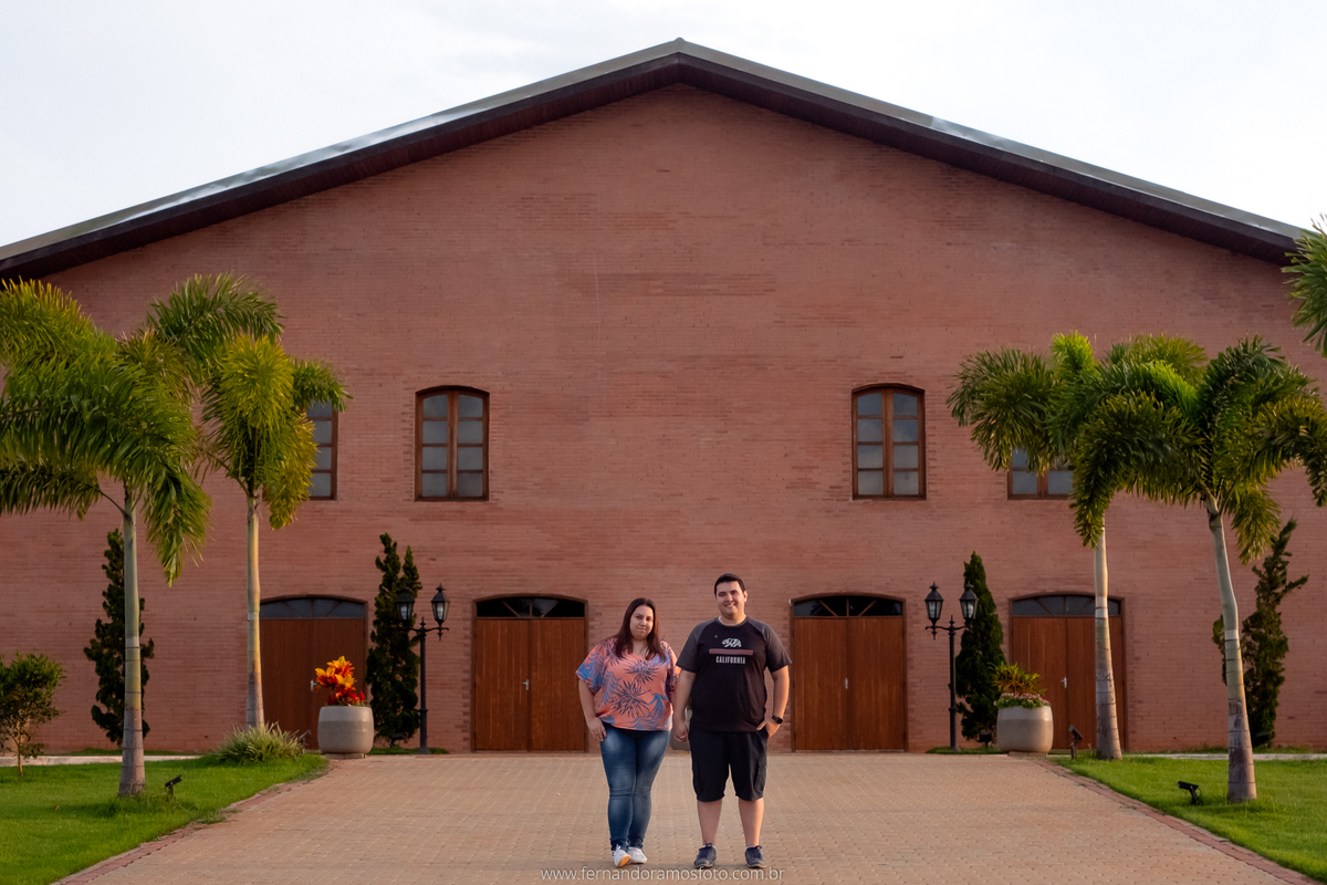ENSAIO PRÉ-CASAMENTO, PRÉ-WEDDING, HOLAMBRA, CIDADE DAS FLORES, FOTOGRAFIA DE CASAMENTO, NOIVOS, FOTOS ESPONTÂNEAS