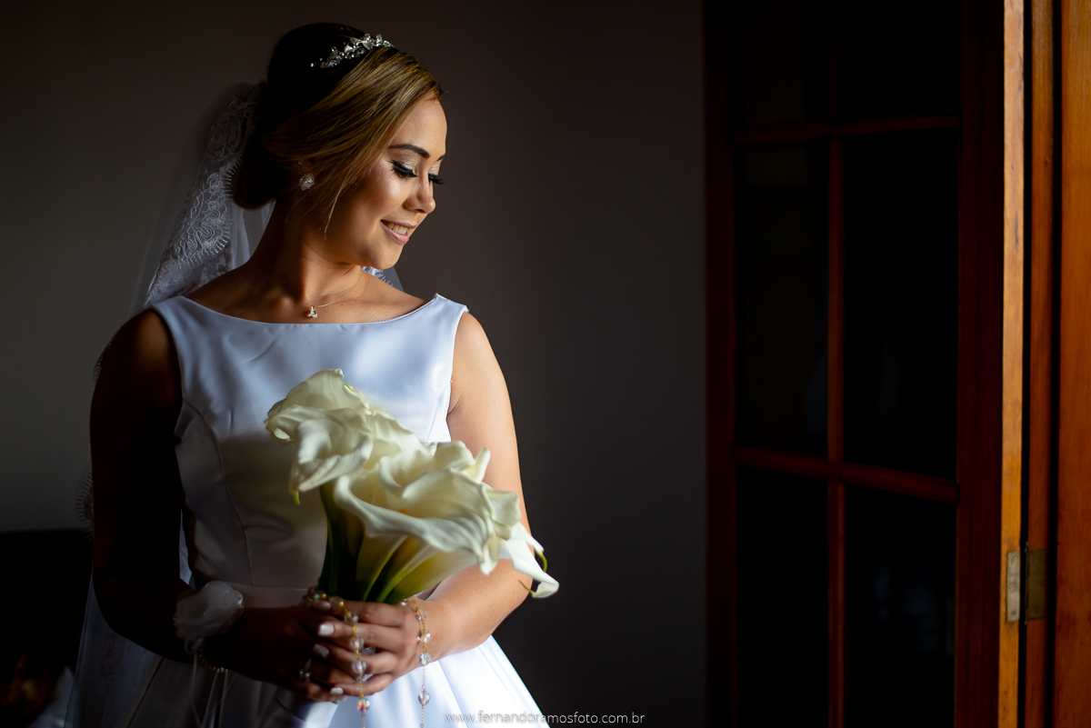 DIA DA NOIVA, CASAMENTO EM JUNDIAÍ, ETERNIZE EVENTOS, SANTUÁRIO DIOCESANO NOSSA SENHORA APARECIDA, VESTIDO DE NOIVA, DETALHES CASAMENTO, FOTOGRAFIA DE  CASAMENTO, RENATA MATSUO MAKEUP, LUIGI NOIVAS, ALUGUEL DE VESTIDO DE NOIVA, BUQUÊ DE COPO DE LEITE