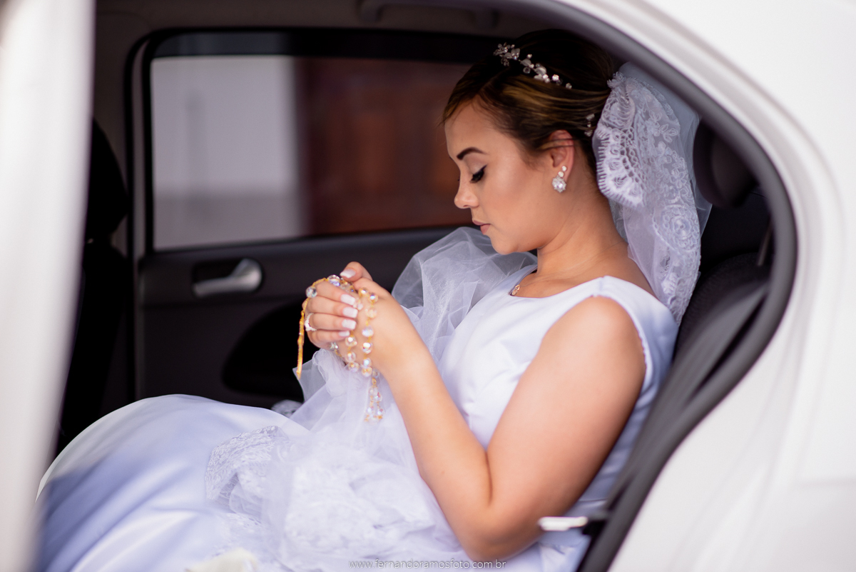 FOTOGRAFIA ESPONTÂNEA, FOTOGRAFIA DE CASAMENTO, NOIVA COM O PAI, DIA DA NOIVA, CASAMENTO EM JUNDIAÍ, SANTUÁRIO DIOCESANO NOSSA SENHORA APARECIDA, ETERNIZE EVENTOS, FOTÓGRAFO DE CASAMENTO EM JUNDIAÍ, FOTÓGRAFO DE CASAMENTO EM ITUPEVA, PERSONA SEMIJOIAS