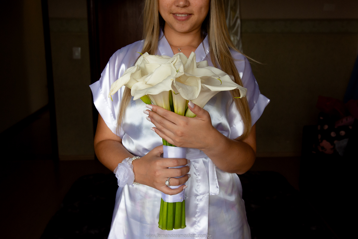 DIA DA NOIVA, CASAMENTO EM JUNDIAÍ, ETERNIZE EVENTOS, SANTUÁRIO DIOCESANO NOSSA SENHORA APARECIDA, VESTIDO DE NOIVA, DETALHES CASAMENTO, FOTOGRAFIA DE  CASAMENTO, BUQUÊ DE COPO DE LEITE, BUQUÊ DE NOIVA
