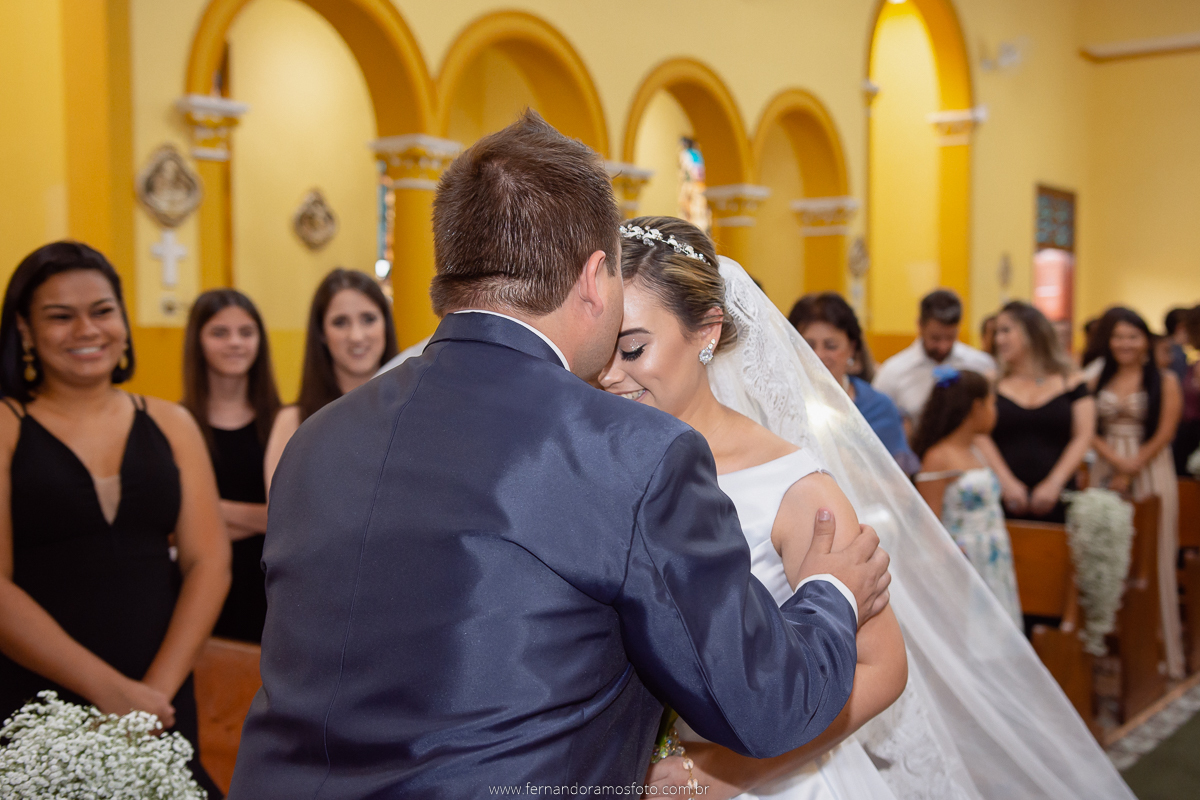 FOTOGRAFIA ESPONTÂNEA, FOTOGRAFIA DE CASAMENTO, ENTRADA DA NOIVA, DIA DA NOIVA, CASAMENTO EM JUNDIAÍ, SANTUÁRIO DIOCESANO NOSSA SENHORA APARECIDA, ETERNIZE EVENTOS, FOTÓGRAFO DE CASAMENTO EM JUNDIAÍ, FOTÓGRAFO DE CASAMENTO EM ITUPEVA