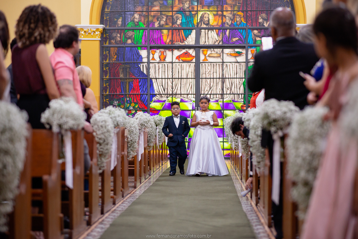 FOTOGRAFIA ESPONTÂNEA, FOTOGRAFIA DE CASAMENTO,  DIA DA NOIVA, CASAMENTO EM JUNDIAÍ, SANTUÁRIO DIOCESANO NOSSA SENHORA APARECIDA, ETERNIZE EVENTOS, FOTÓGRAFO DE CASAMENTO EM JUNDIAÍ, FOTÓGRAFO DE CASAMENTO EM ITUPEVA, ENTRADA DAS ALIANÇAS
