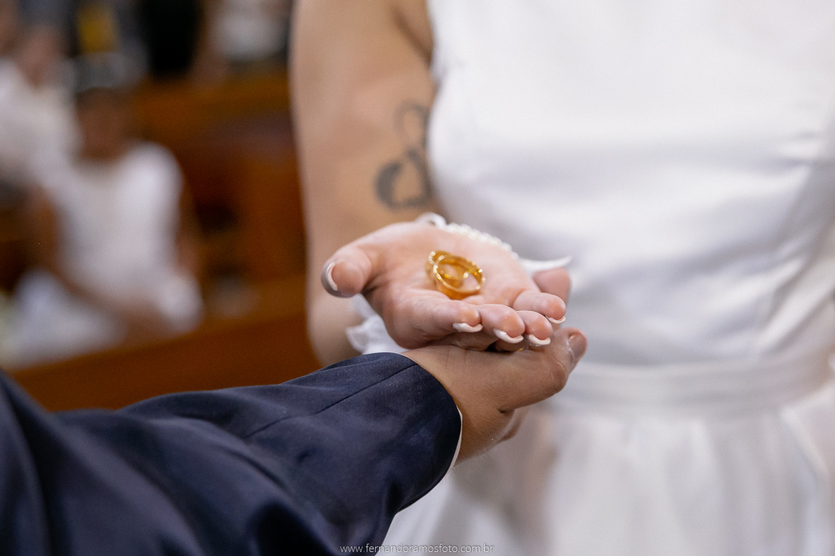 FOTOGRAFIA ESPONTÂNEA, FOTOGRAFIA DE CASAMENTO,  DIA DA NOIVA, CASAMENTO EM JUNDIAÍ, SANTUÁRIO DIOCESANO NOSSA SENHORA APARECIDA, ETERNIZE EVENTOS, FOTÓGRAFO DE CASAMENTO EM JUNDIAÍ, FOTÓGRAFO DE CASAMENTO EM ITUPEVA, ENTRADA DAS ALIANÇAS
