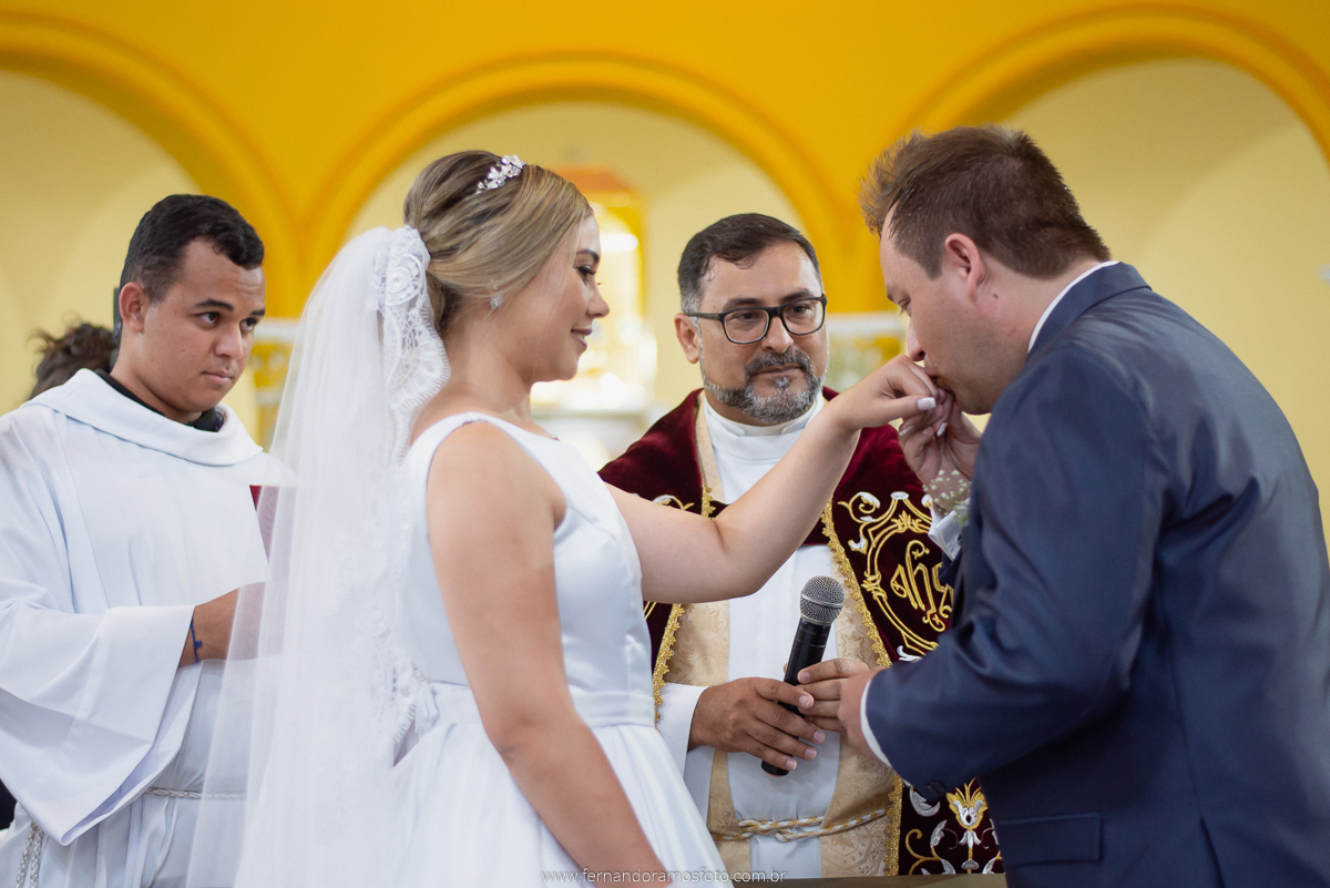 FOTOGRAFIA ESPONTÂNEA, FOTOGRAFIA DE CASAMENTO,  DIA DA NOIVA, CASAMENTO EM JUNDIAÍ, SANTUÁRIO DIOCESANO NOSSA SENHORA APARECIDA, ETERNIZE EVENTOS, FOTÓGRAFO DE CASAMENTO EM JUNDIAÍ, FOTÓGRAFO DE CASAMENTO EM ITUPEVA, ALIANÇA DE CASAMENTO