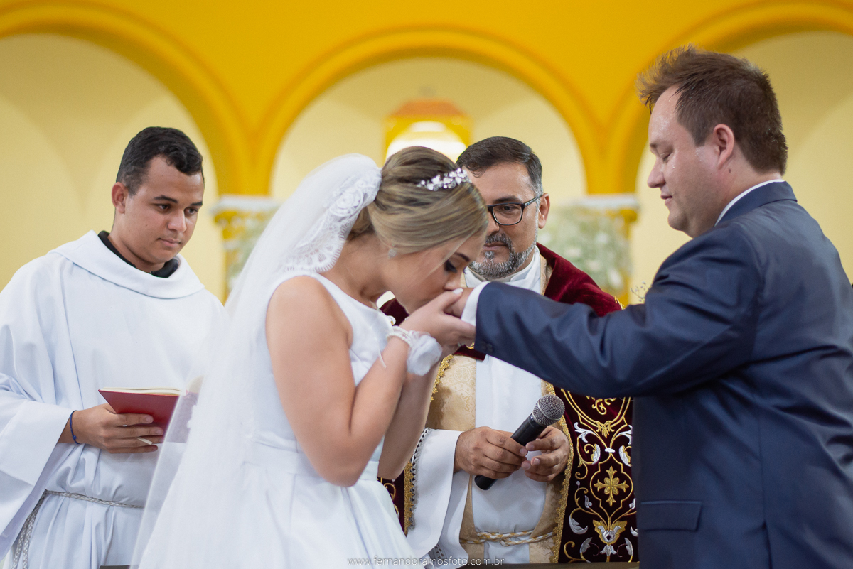 FOTOGRAFIA ESPONTÂNEA, FOTOGRAFIA DE CASAMENTO,  DIA DA NOIVA, CASAMENTO EM JUNDIAÍ, SANTUÁRIO DIOCESANO NOSSA SENHORA APARECIDA, ETERNIZE EVENTOS, FOTÓGRAFO DE CASAMENTO EM JUNDIAÍ, FOTÓGRAFO DE CASAMENTO EM ITUPEVA, ALIANÇA DE CASAMENTO