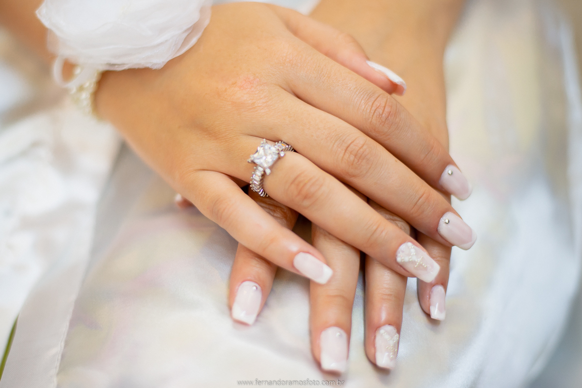 DIA DA NOIVA, CASAMENTO EM JUNDIAÍ, ETERNIZE EVENTOS, SANTUÁRIO DIOCESANO NOSSA SENHORA APARECIDA, VESTIDO DE NOIVA, DETALHES CASAMENTO, FOTOGRAFIA DE  CASAMENTO, RENATA MATSUO MAKEUP, PERSONA SEMIJOIAS