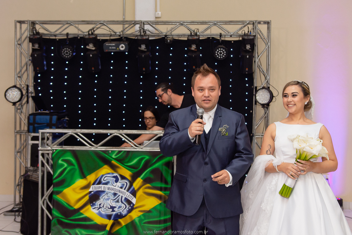 FOTOGRAFIA ESPONTÂNEA, FOTOGRAFIA DE CASAMENTO, NOIVA COM O PAI, DIA DA NOIVA, CASAMENTO EM JUNDIAÍ, SANTUÁRIO DIOCESANO NOSSA SENHORA APARECIDA, ETERNIZE EVENTOS, FOTÓGRAFO DE CASAMENTO EM JUNDIAÍ, FOTÓGRAFO DE CASAMENTO EM ITUPEVA, FESTA DE CASAMENTO