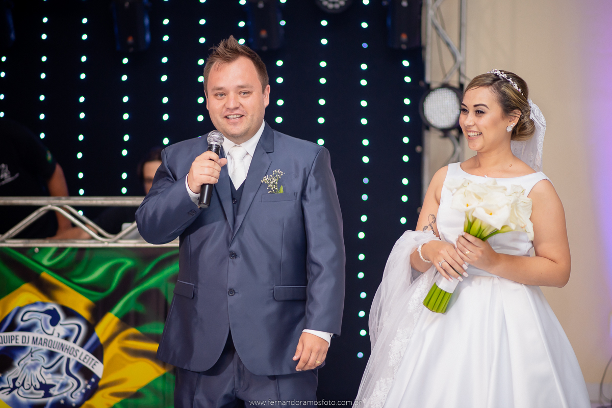 FOTOGRAFIA ESPONTÂNEA, FOTOGRAFIA DE CASAMENTO, NOIVA COM O PAI, DIA DA NOIVA, CASAMENTO EM JUNDIAÍ, SANTUÁRIO DIOCESANO NOSSA SENHORA APARECIDA, ETERNIZE EVENTOS, FOTÓGRAFO DE CASAMENTO EM JUNDIAÍ, FOTÓGRAFO DE CASAMENTO EM ITUPEVA, FESTA DE CASAMENTO
