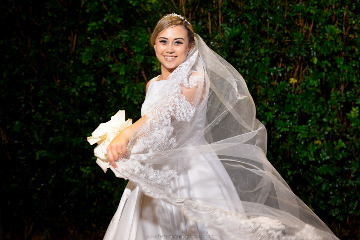 FOTOGRAFIA ESPONTÂNEA, FOTOGRAFIA DE CASAMENTO,  DIA DA NOIVA, CASAMENTO EM JUNDIAÍ, SANTUÁRIO DIOCESANO NOSSA SENHORA APARECIDA, ETERNIZE EVENTOS, FOTÓGRAFO DE CASAMENTO EM JUNDIAÍ, FOTÓGRAFO DE CASAMENTO EM ITUPEVA, ENSAIO CASAMENTO, RETRATO NOIVA