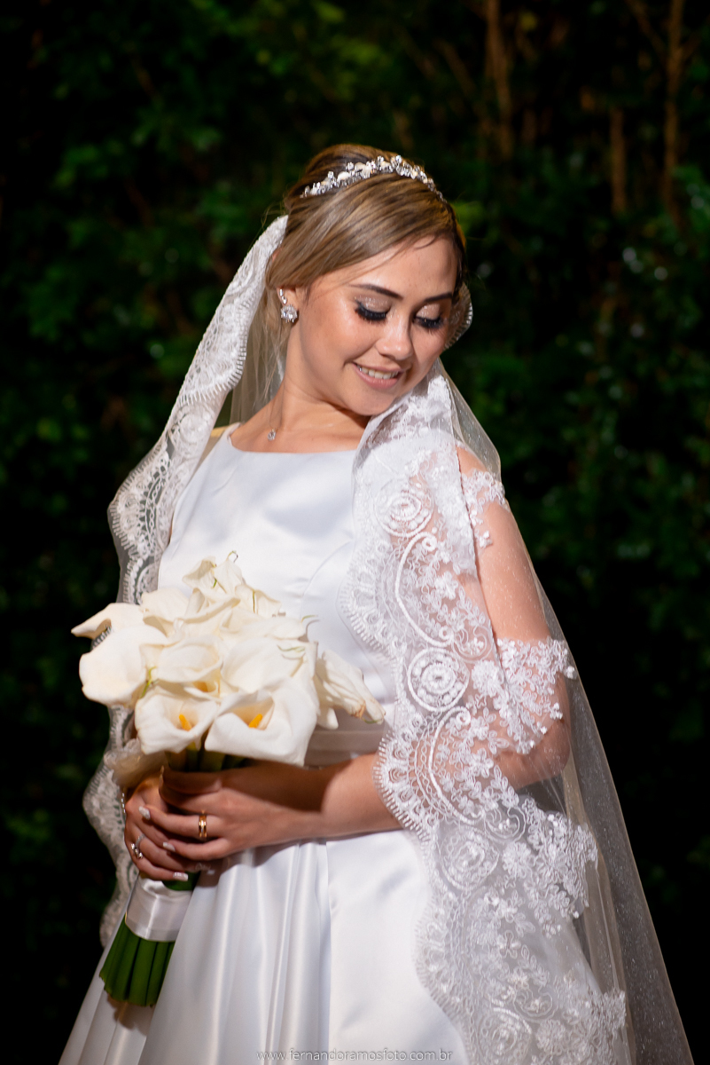 FOTOGRAFIA ESPONTÂNEA, FOTOGRAFIA DE CASAMENTO,  DIA DA NOIVA, CASAMENTO EM JUNDIAÍ, SANTUÁRIO DIOCESANO NOSSA SENHORA APARECIDA, ETERNIZE EVENTOS, FOTÓGRAFO DE CASAMENTO EM JUNDIAÍ, FOTÓGRAFO DE CASAMENTO EM ITUPEVA, ENSAIO CASAMENTO, RETRATO NOIVA