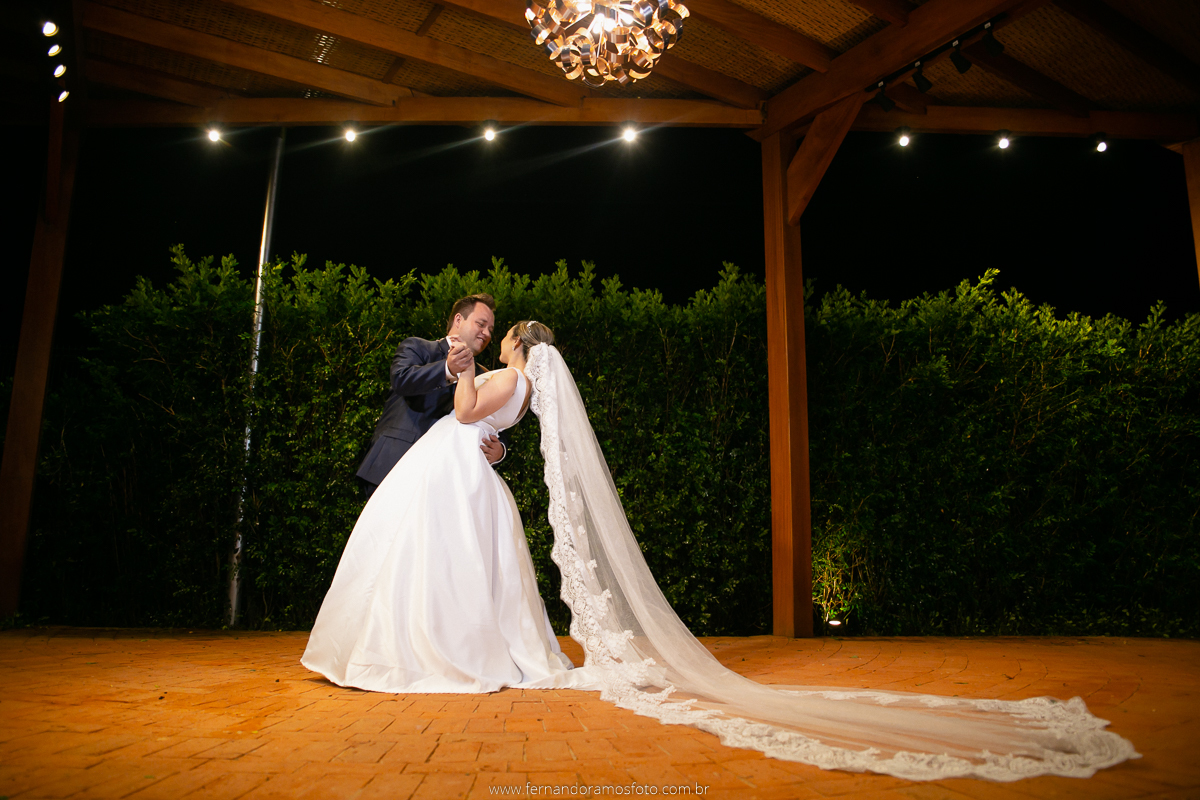 FOTOGRAFIA ESPONTÂNEA, FOTOGRAFIA DE CASAMENTO,  DIA DA NOIVA, CASAMENTO EM JUNDIAÍ, SANTUÁRIO DIOCESANO NOSSA SENHORA APARECIDA, ETERNIZE EVENTOS, FOTÓGRAFO DE CASAMENTO EM JUNDIAÍ, FOTÓGRAFO DE CASAMENTO EM ITUPEVA, ENSAIO CASAMENTO