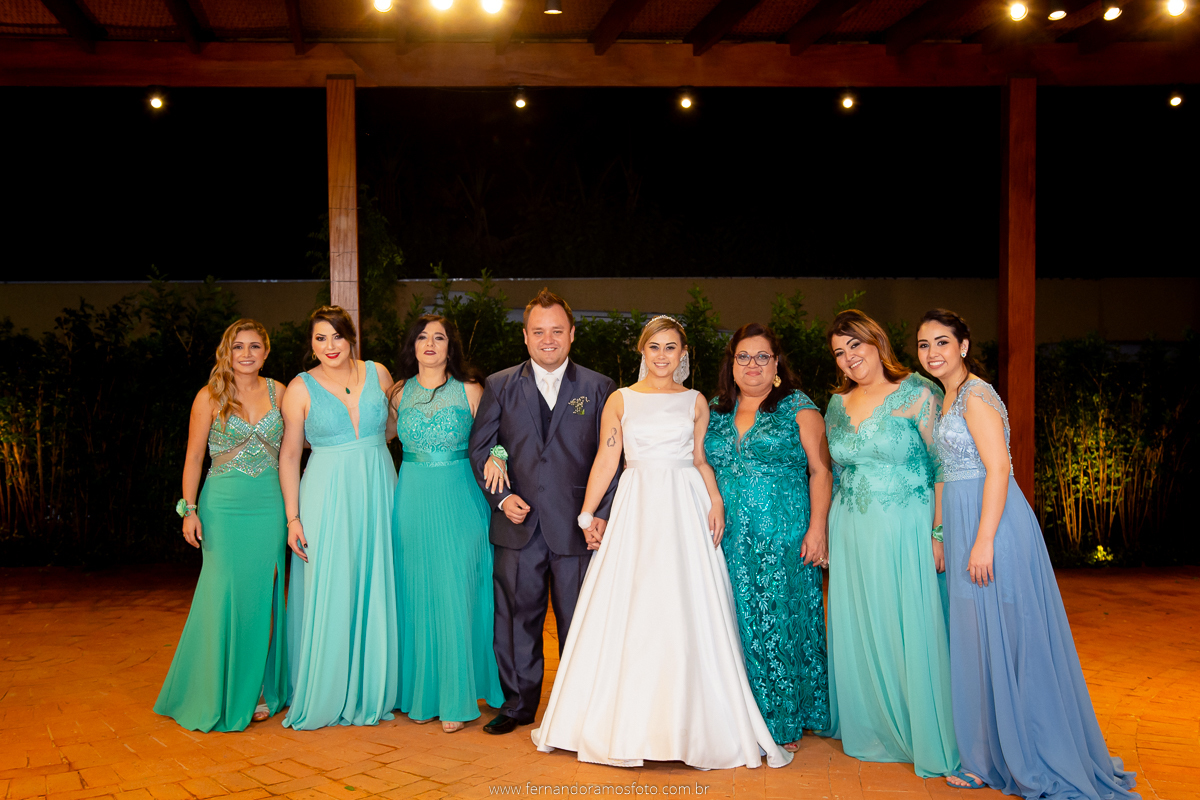 FOTOGRAFIA ESPONTÂNEA, FOTOGRAFIA DE CASAMENTO,  DIA DA NOIVA, CASAMENTO EM JUNDIAÍ, SANTUÁRIO DIOCESANO NOSSA SENHORA APARECIDA, ETERNIZE EVENTOS, FOTÓGRAFO DE CASAMENTO EM JUNDIAÍ, FOTÓGRAFO DE CASAMENTO EM ITUPEVA, ENSAIO CASAMENTO, FOTO COM PADRINHOS