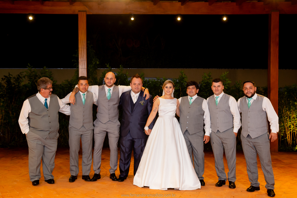 FOTOGRAFIA ESPONTÂNEA, FOTOGRAFIA DE CASAMENTO,  DIA DA NOIVA, CASAMENTO EM JUNDIAÍ, SANTUÁRIO DIOCESANO NOSSA SENHORA APARECIDA, ETERNIZE EVENTOS, FOTÓGRAFO DE CASAMENTO EM JUNDIAÍ, FOTÓGRAFO DE CASAMENTO EM ITUPEVA, ENSAIO CASAMENTO, FOTO COM PADRINHOS